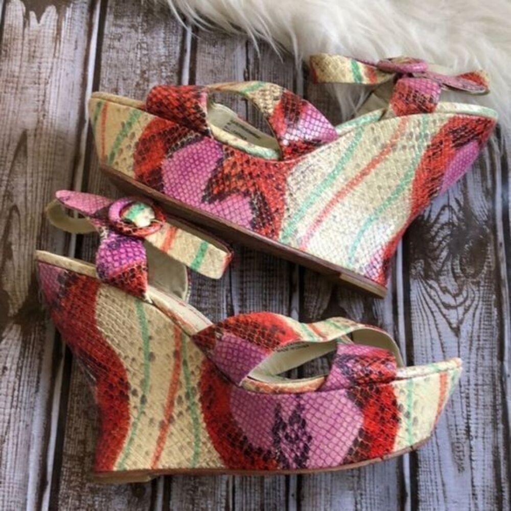 Alice + Olivia colorful Juliet snakeskin print wedges 40